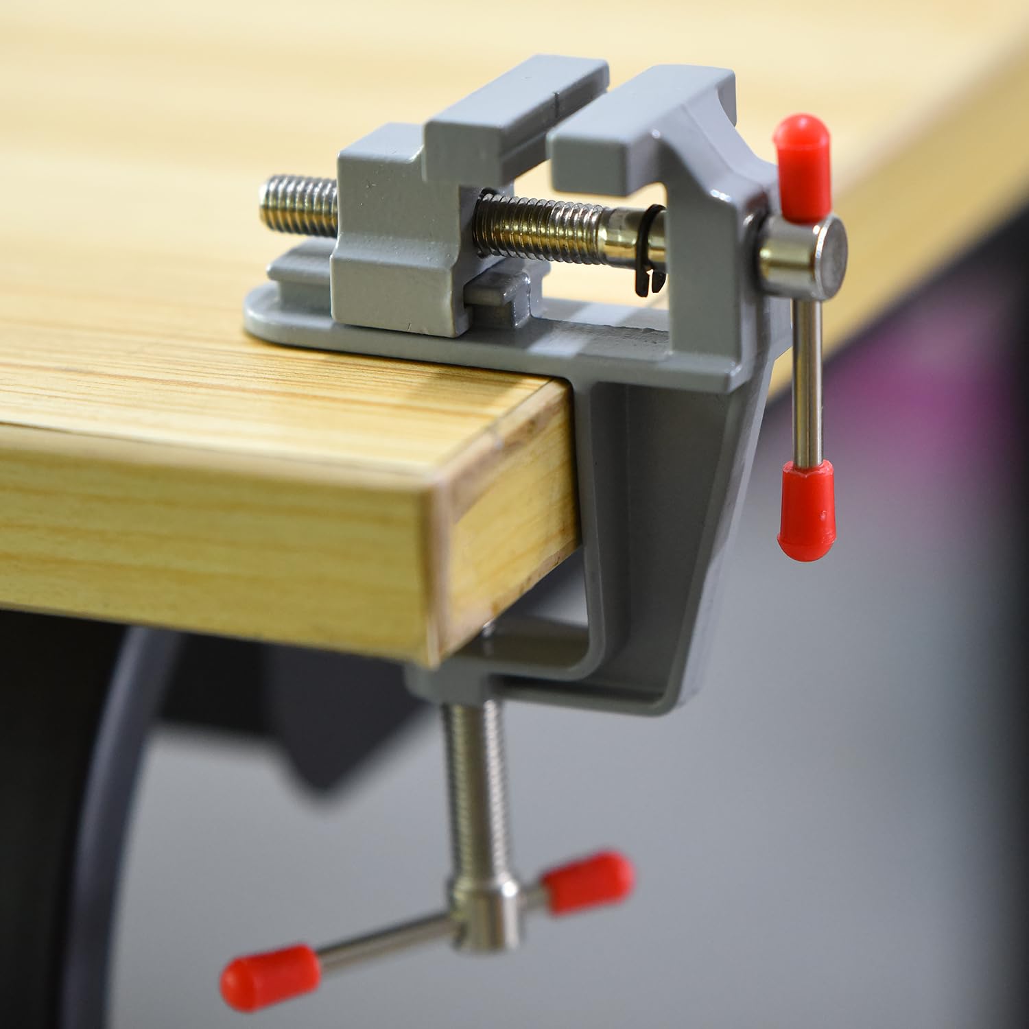 AMR Mini Bench Vise Table Clam - đánh giá và giá Electronics Repair Bench